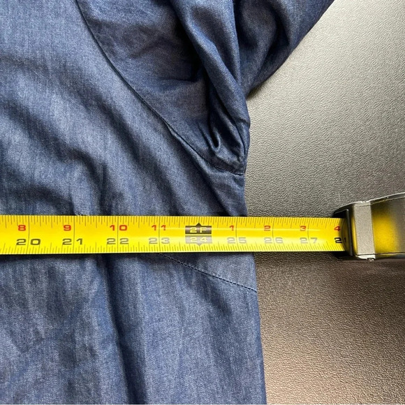 Joan Rivers Women's 1X Lightweight Denim Shirt Ruffle Hem Roll Tab Cotton Modest - Picture 9 of 13